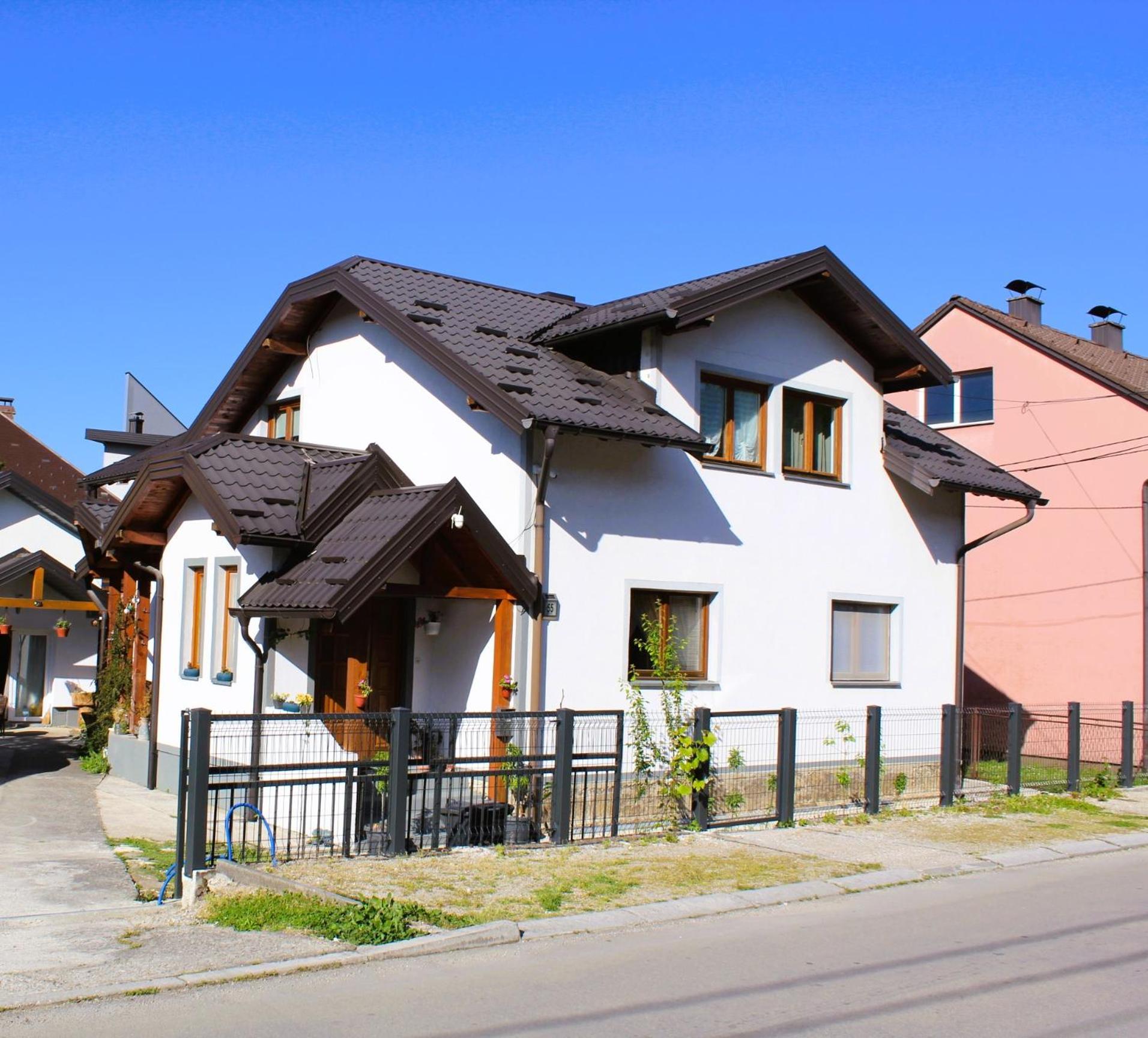 Svila Apartmani Bihać Buitenkant foto
